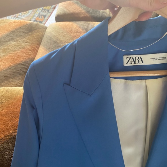 Blazer - Picture 2 of 4